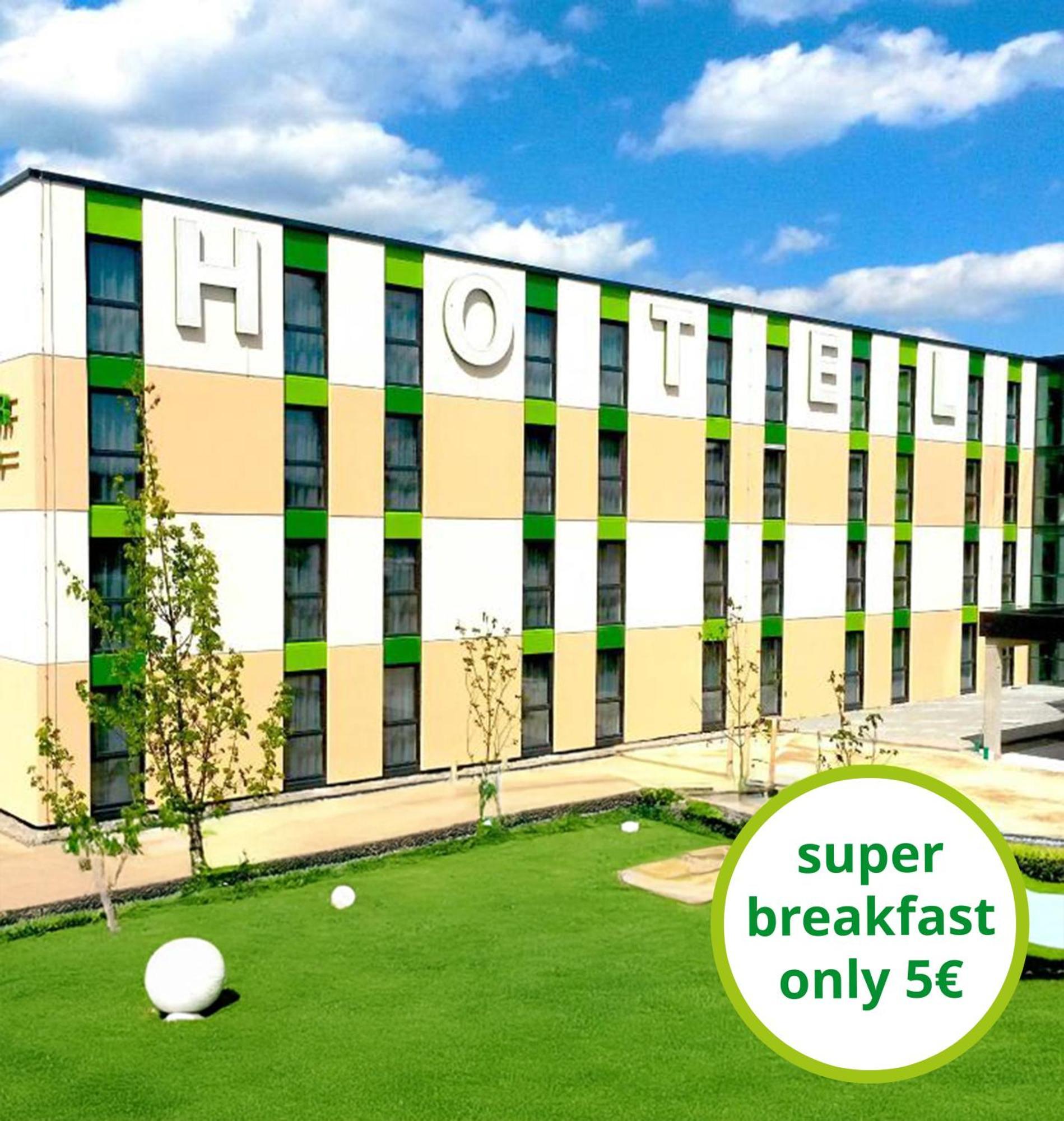 Green Deer Bavarian Hotel Лангенбрук Екстериор снимка