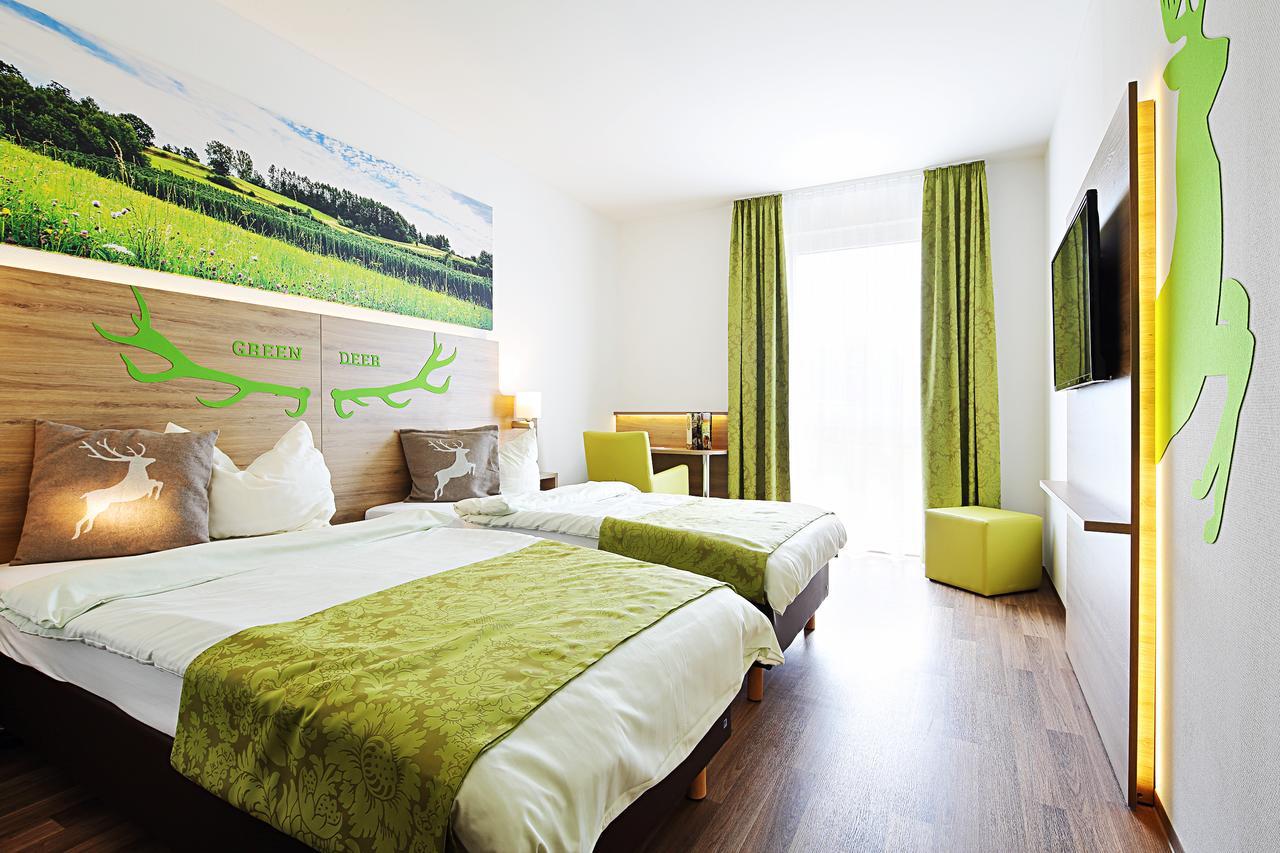 Green Deer Bavarian Hotel Лангенбрук Стая снимка